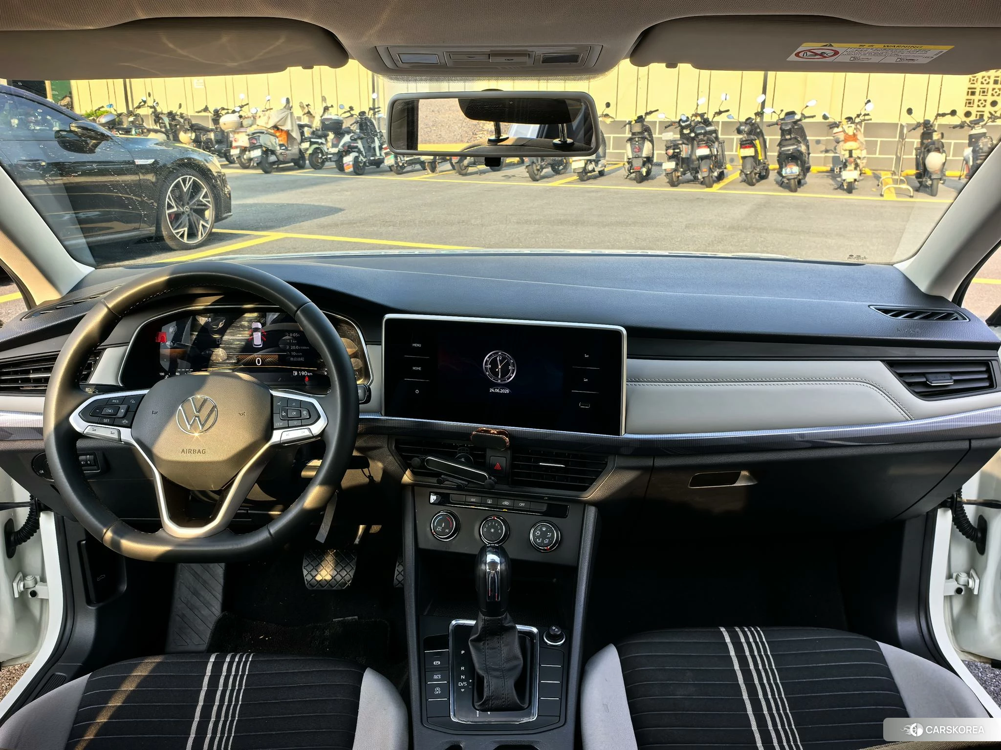 Volkswagen Bora 2022 Белый из Китая, фото 2