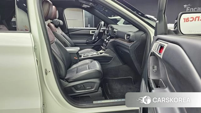 Ford Explorer 6th Generation 2022 Белый из Кореи, фото 2