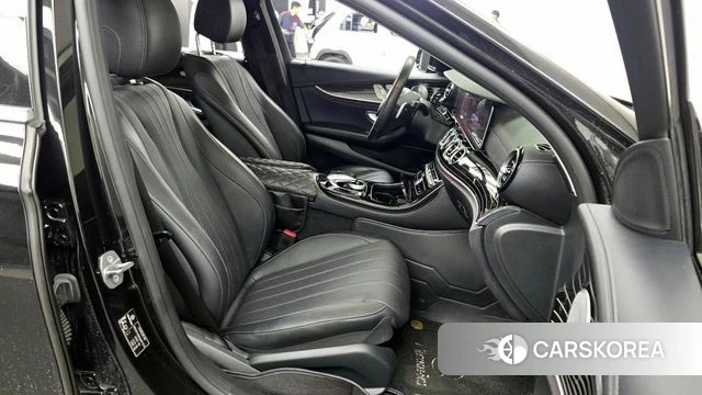 Mercedes-Benz E-Class W213 2018 Черный из Кореи, фото 2