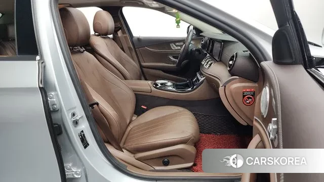 Mercedes-Benz E-Class W213 2019 Серебряный из Кореи, фото 2