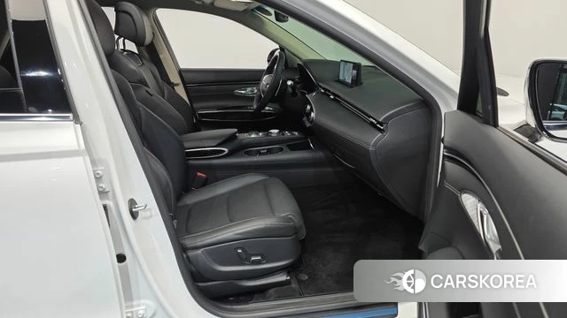 Genesis GV70 2022 Белый из Кореи, фото 2