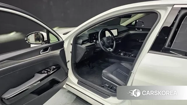 Kia The New K5 3rd generation 2024 Белый из Кореи, фото 2