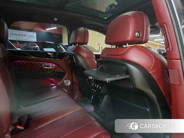 Bentley Bentayga 2021 Черный из Кореи, фото 2