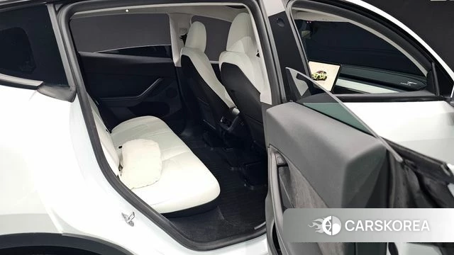 Tesla Model Y 2024 Белый из Кореи, фото 2