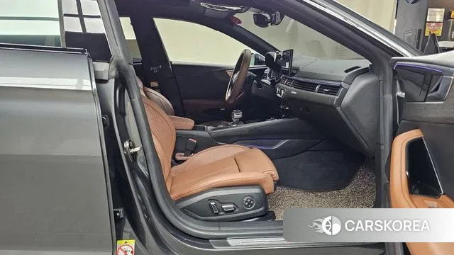 Audi A5 (F5) 2023 Серый из Кореи, фото 2