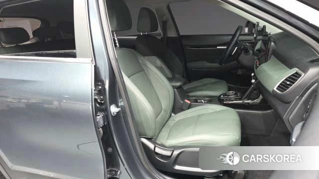 Kia The New Seltos 2023 Серый из Кореи, фото 2