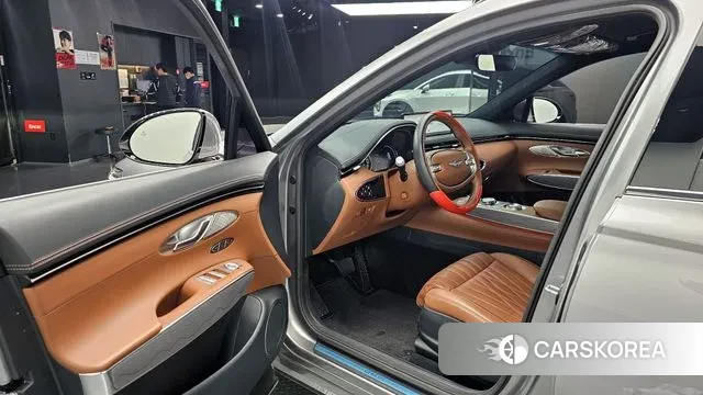 Genesis GV70 2022 Серебристо-серый из Кореи, фото 2