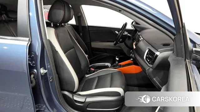 Kia Stonic 2018 Синий из Кореи, фото 2