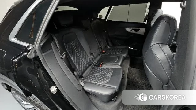 Audi Q8 (4M) 2022 Черный из Кореи, фото 2