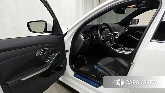 BMW 3 Series (G20) 2021 Белый из Кореи, фото 2