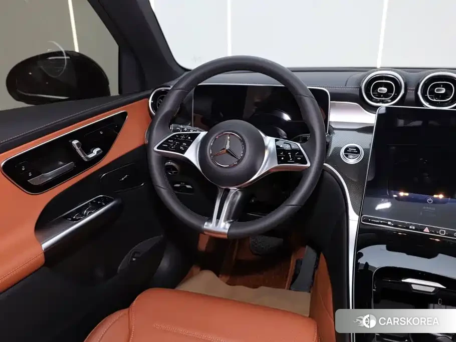 Mercedes-Benz GLC 2025 Черный из Китая, фото 2