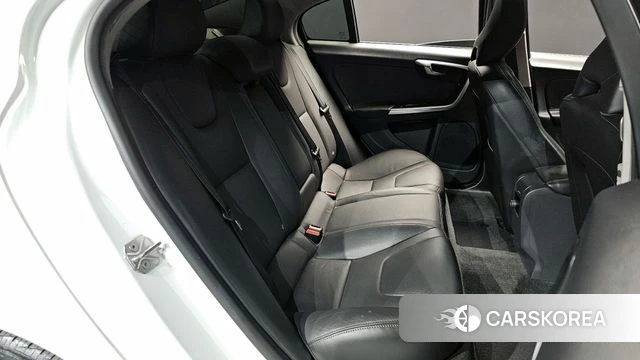 Volvo S60 2018 Белый из Кореи, фото 2