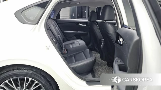 Kia The New K3 2nd generation 2022 Белый из Кореи, фото 2