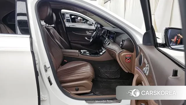 Mercedes-Benz E-Class W213 2020 Белый из Кореи, фото 2