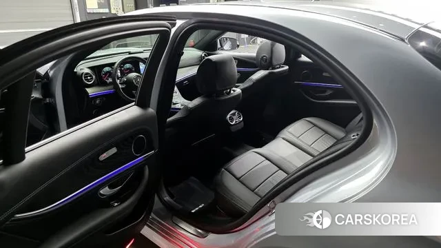 Mercedes-Benz E-Class W213 2021 Светло-серебряный цвет из Кореи, фото 2