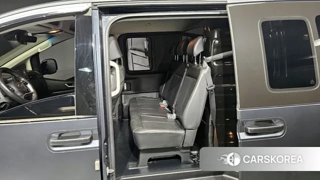 Hyundai Staria 2022 Серый из Кореи, фото 2