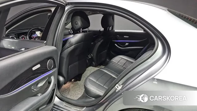 Mercedes-Benz E-Class W213 2019 Серый из Кореи, фото 2