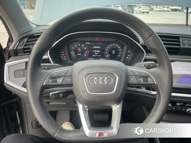 Audi Q3 Sportback 2021 Темно-серый из Китая, фото 2