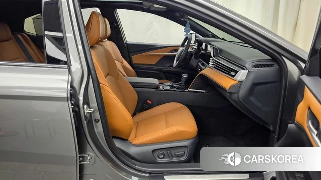 Toyota Camry (XV80) 2025 Серый из Кореи, фото 2