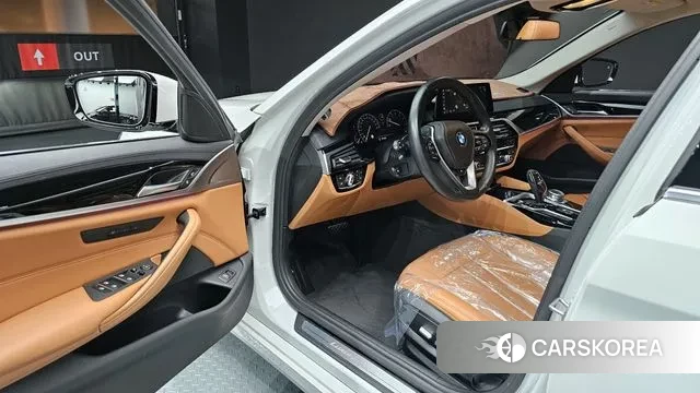 BMW 5 Series (G30) id 3292023 из Кореи 2