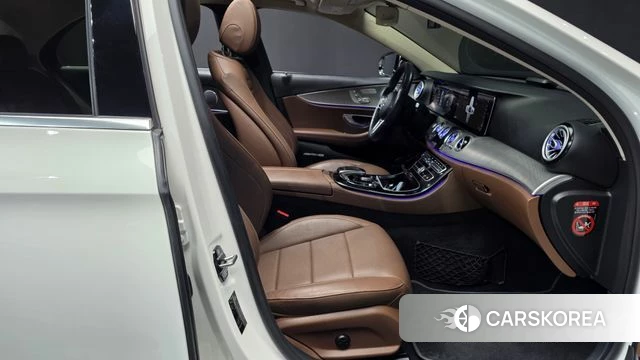 Mercedes-Benz E-Class W213 2018 Белый из Кореи, фото 2