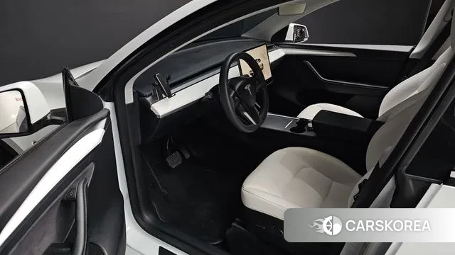 Tesla Model Y 2022 Белый из Кореи, фото 2