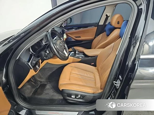 BMW 5 Series (G30) 2018 Черный из Кореи, фото 2