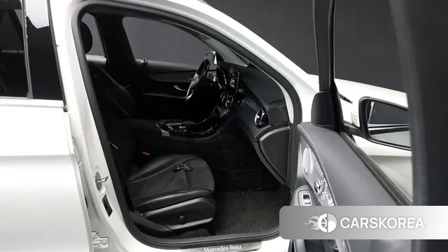 Mercedes-Benz GLC-Class X253 2019 Белый из Кореи, фото 2