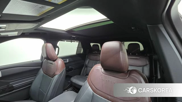 Ford Explorer 6th Generation 2021 Белый из Кореи, фото 2