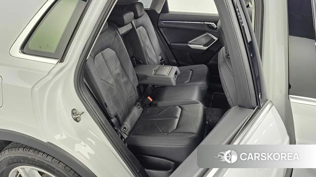 Audi Q3 (F3) 2020 Белый из Кореи, фото 2