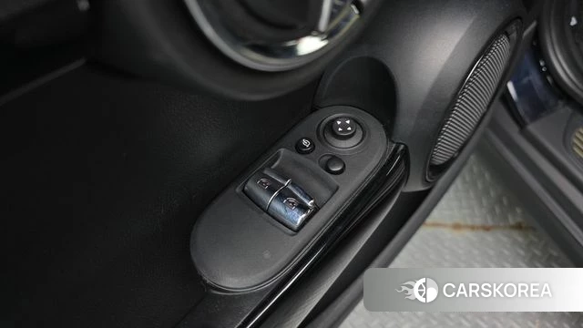 Mini Cooper 2023 Синий из Кореи, фото 2