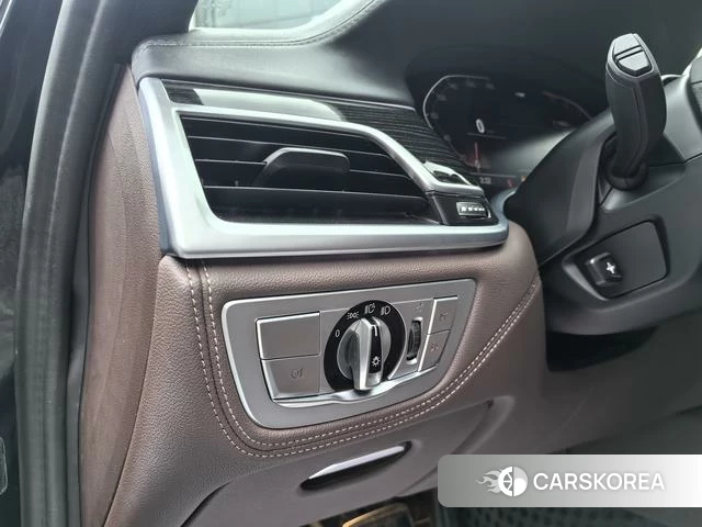 BMW 7 series 2022 Черный из Китая, фото 2