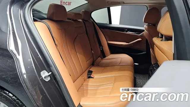 BMW 5 Series (G30) 2018 Серый из Кореи, фото 2