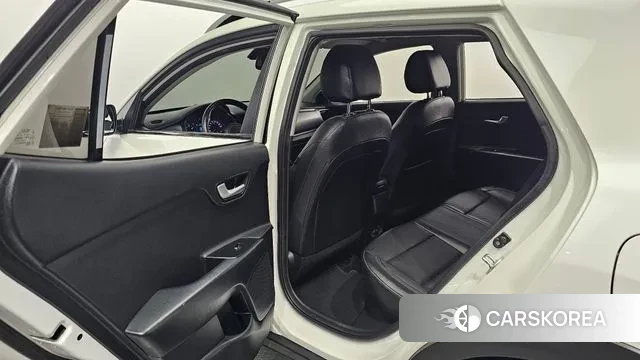 Kia Stonic 2018 Белый из Кореи, фото 2