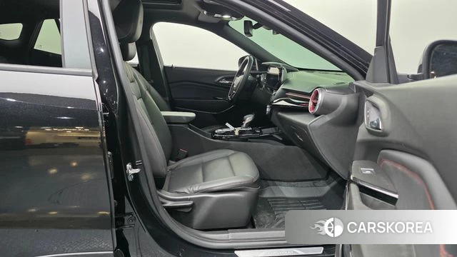 Chevrolet (GM Daewoo) Trax Crossover 2023 Черный из Кореи, фото 2