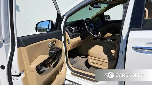 Kia The New Carnival 2018 Белый из Кореи, фото 2