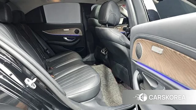 Mercedes-Benz E-Class W213 2020 Черный из Кореи, фото 2