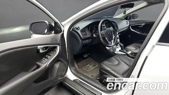 Volvo V40 Cross-Country 2019 Белый из Кореи, фото 2