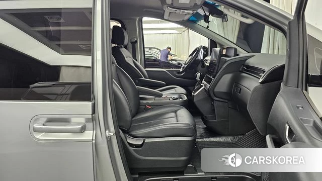 Hyundai Staria 2024 Серебряный из Кореи, фото 2