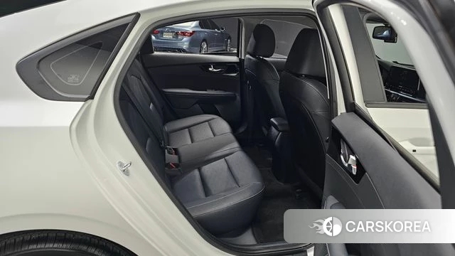 Kia The New K3 2nd generation 2024 Белый из Кореи, фото 2