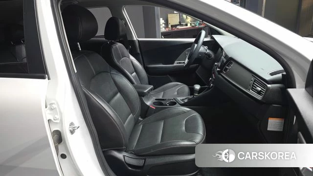 Kia Niro 2018 Белый из Кореи, фото 2