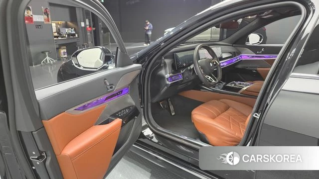 BMW 7 Series (G70) 2025 Черный из Кореи, фото 2