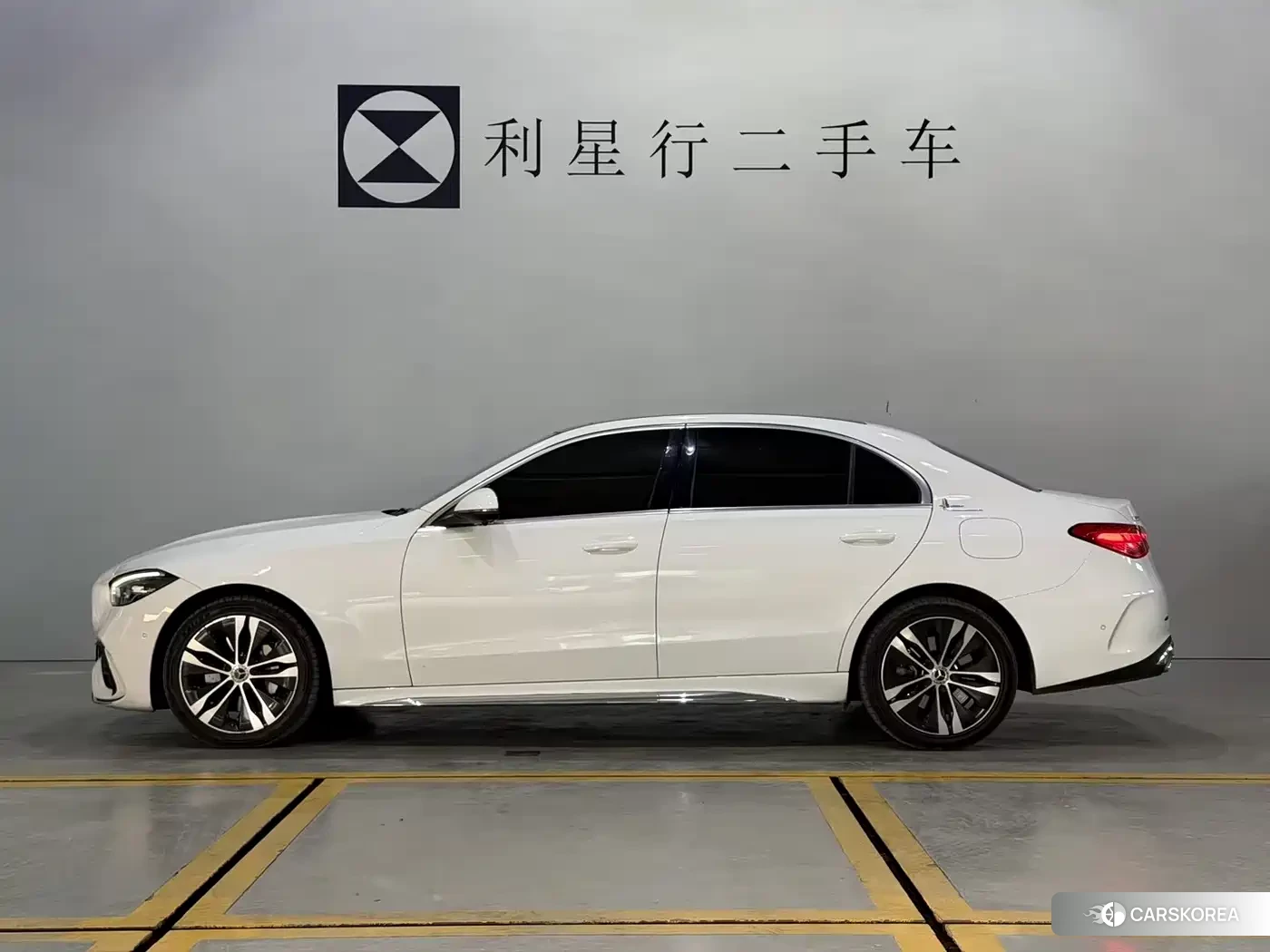 Mercedes-Benz C-class new energy 2023 Белый из Китая, фото 2