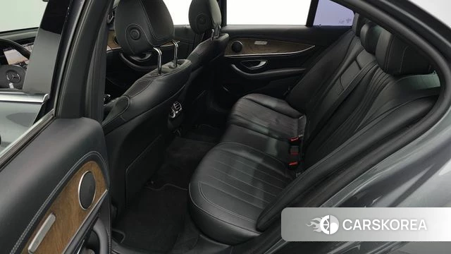 Mercedes-Benz E-Class W213 2018 Серый из Кореи, фото 2