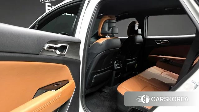 Kia Sportage 5th Generation Hybrid 2023 Белый из Кореи, фото 2