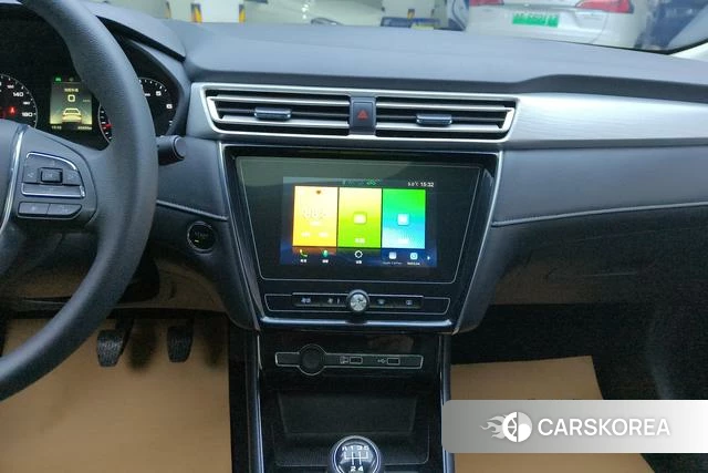 Roewe i5 2021 Желтый из Китая, фото 2