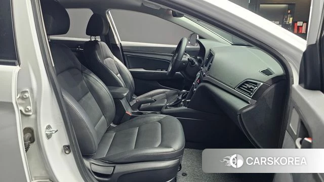 Hyundai Avante AD 2018 Белый из Кореи, фото 2