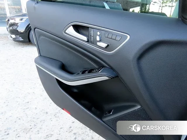 Mercedes-Benz GLA-Class X156 2019 Белый из Кореи, фото 2