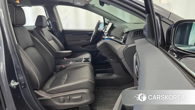 Honda Odyssey 2023 Серый из Кореи, фото 2
