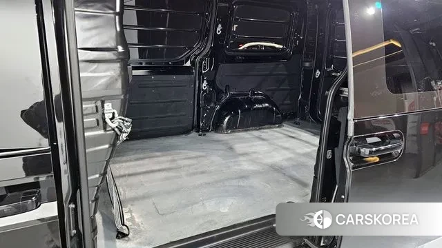 Hyundai Staria 2024 Черный из Кореи, фото 2